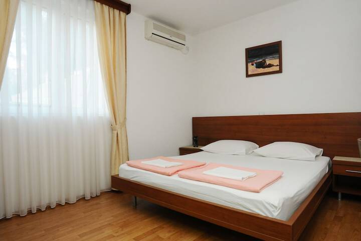 Room 7 of 45