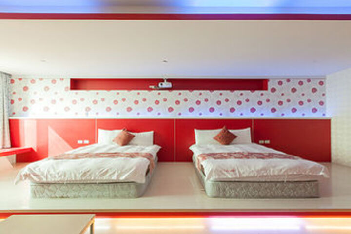 Room 7 of 34