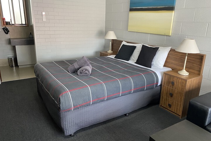 Room 6 of 43
