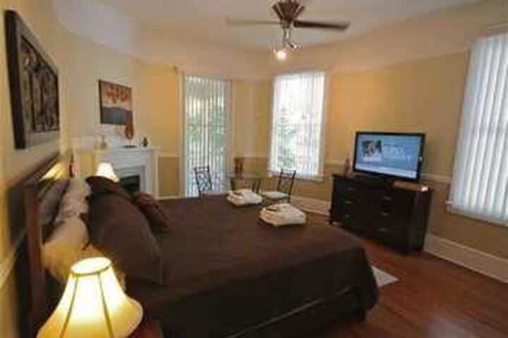 Room 32 of 57