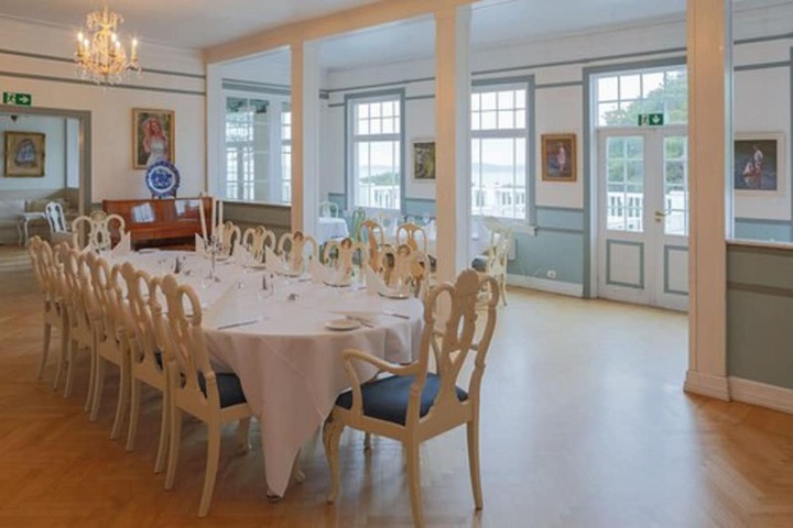 Dining 100 of 135