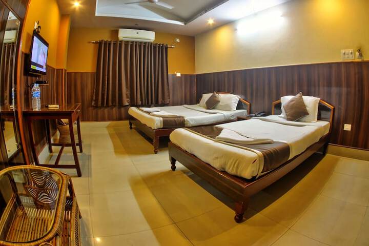 Room 15 of 33