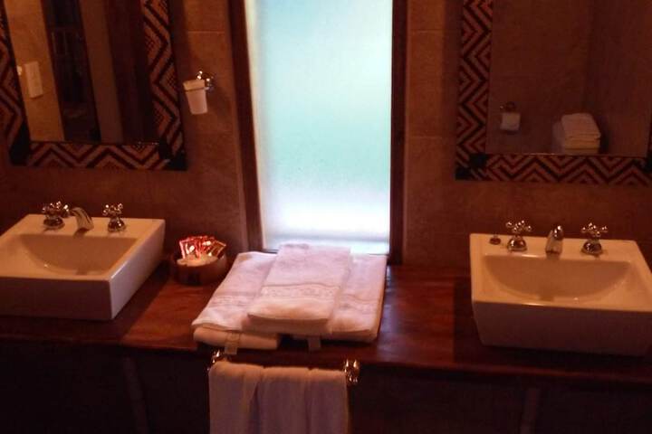 Room 10 of 24