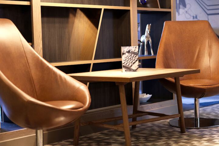 Lounge 60 of 88