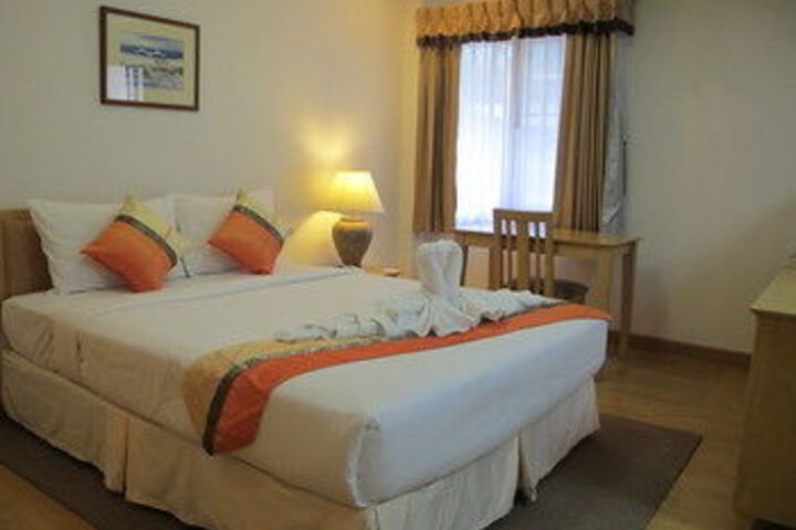Room 8 of 25