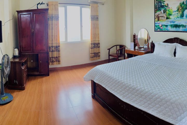 Room 8 of 42
