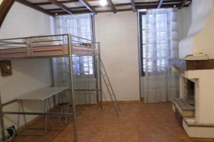 Room 16 of 37