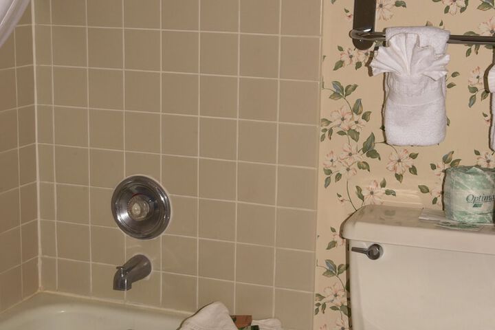 Room 23 of 34
