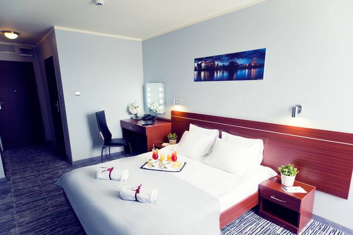 Room 6 of 73