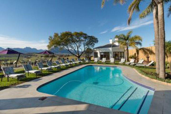 Pool 196 of 211