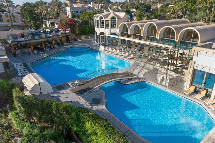 Pool Hotel