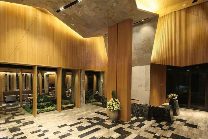 Hotel Lobby