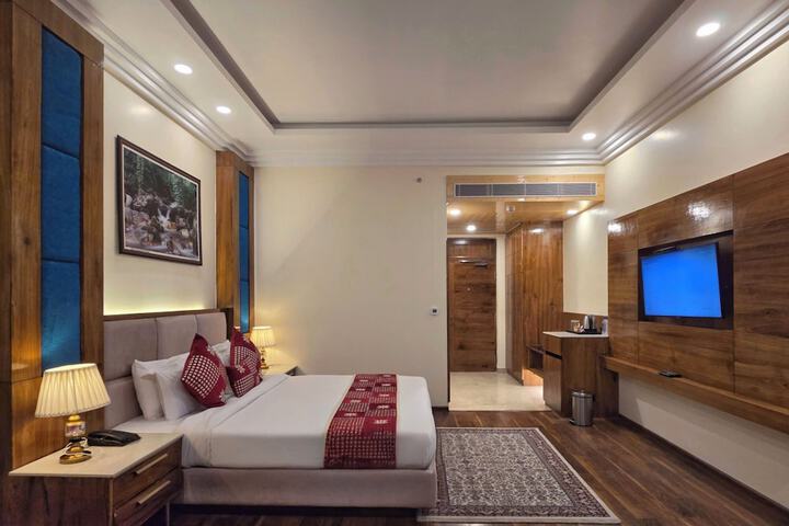 Room 40 of 165