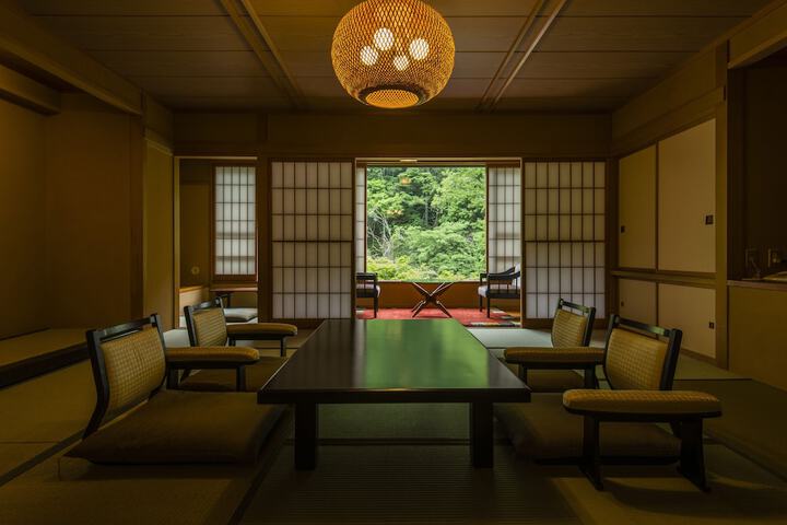 Room 8 of 85