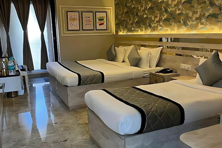 Room 9 of 30