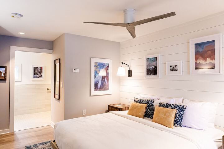 Room 5 of 28