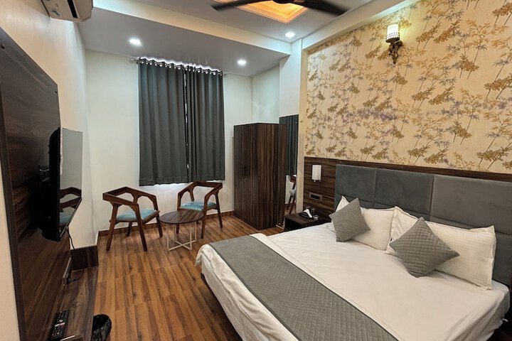 Room 6 of 21