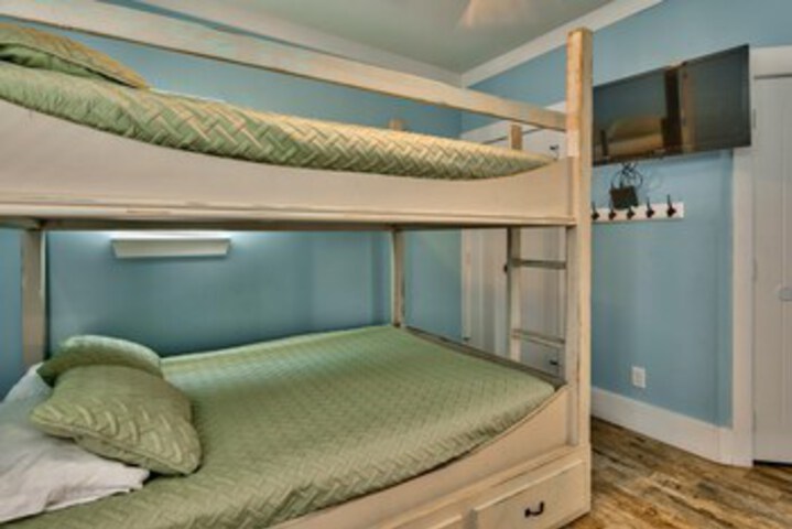 Room 36 of 43