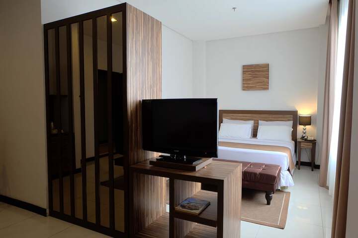 Room 7 of 27