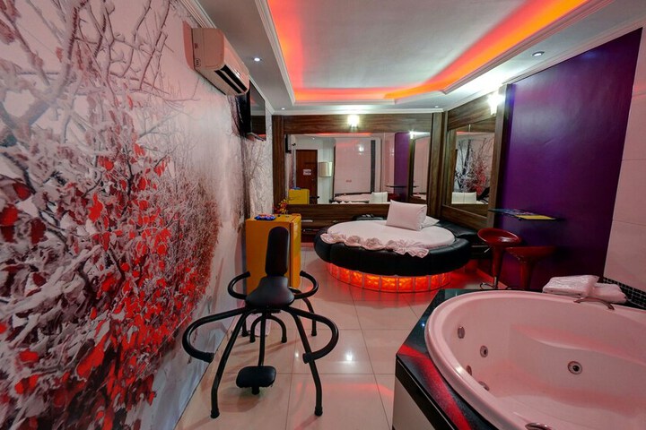 Room 4 of 4