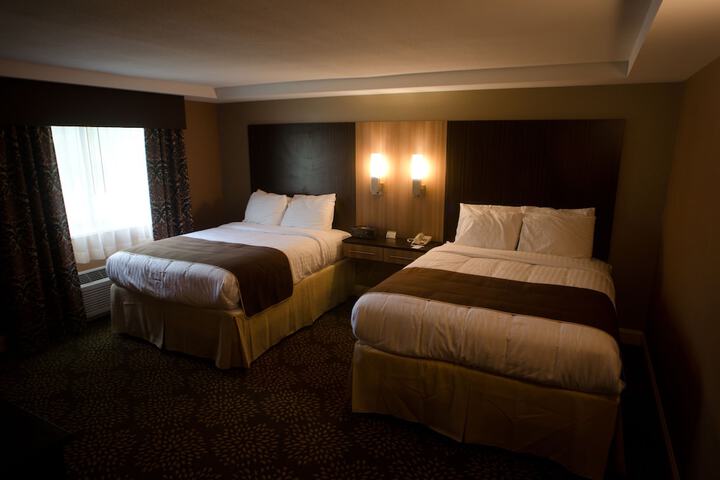 Deluxe 2 Queen Beds (4 of 7)