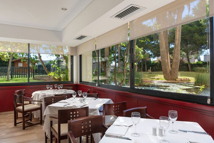 Dining 60 of 93