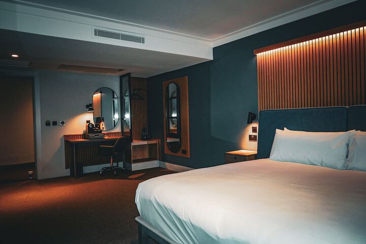 Room 18 of 42