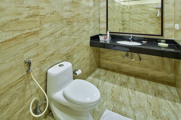 Room 15 of 48