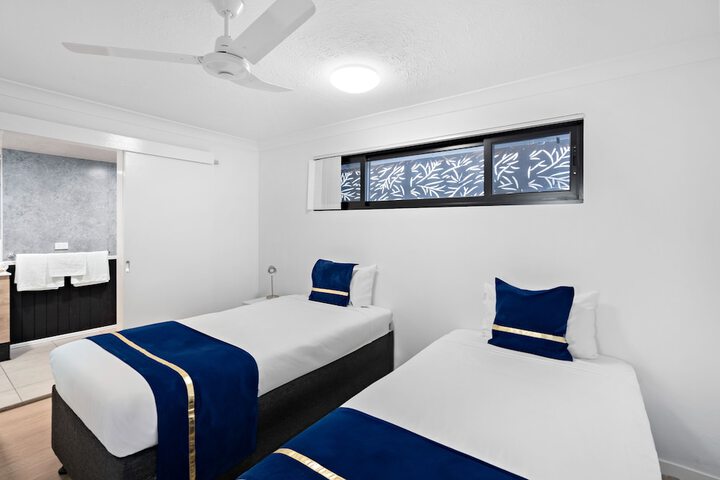Room 8 of 94
