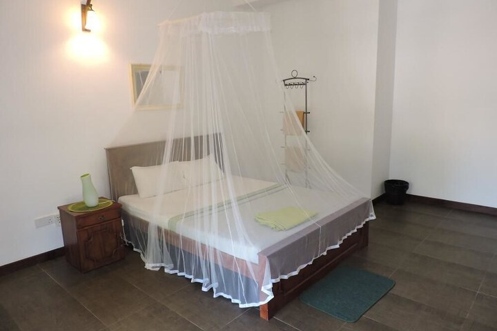 Room 8 of 50