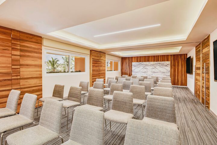 Business Center 116 of 164