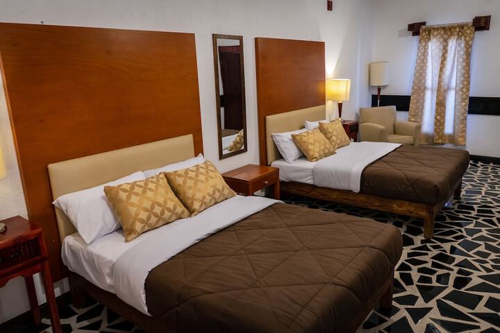 Room 3 of 27