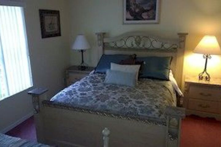 Room 13 of 34