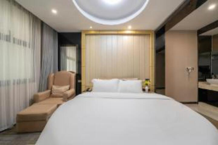 Room 21 of 23
