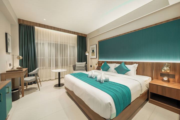 Room 10 of 33