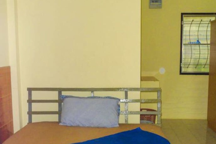 Room 3 of 16