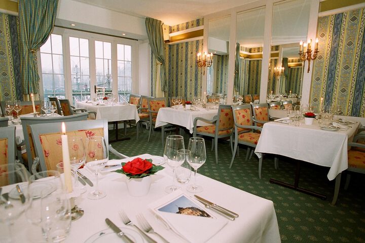 Dining 108 of 146