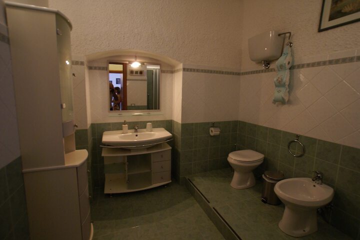 Room 28 of 74