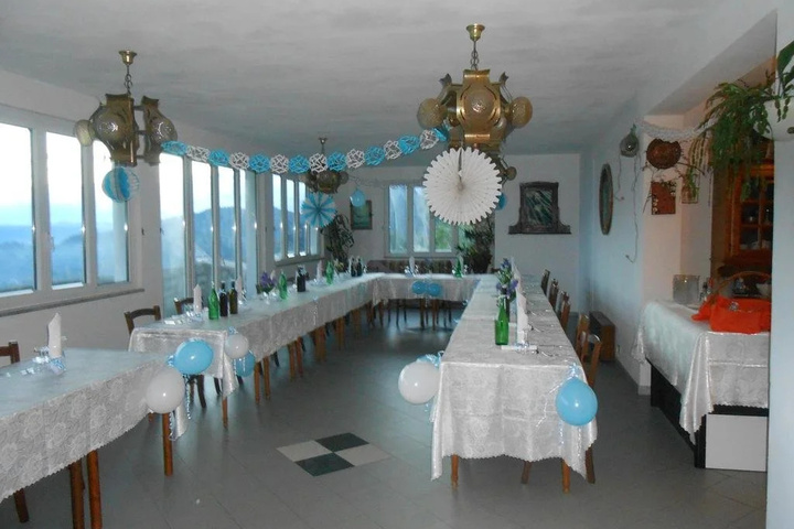 Dining 9 of 9