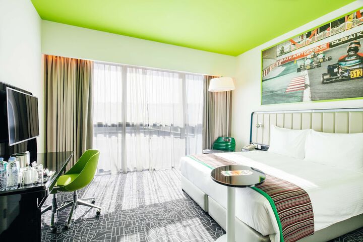 Room 6 of 111