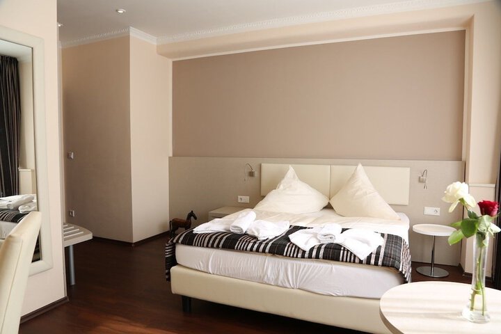 Room 7 of 52