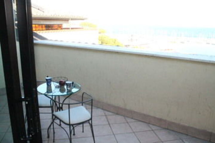 Terrace/Patio 9 of 499