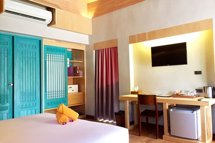 Room 43 of 128