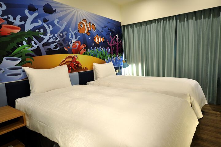 Room 21 of 51