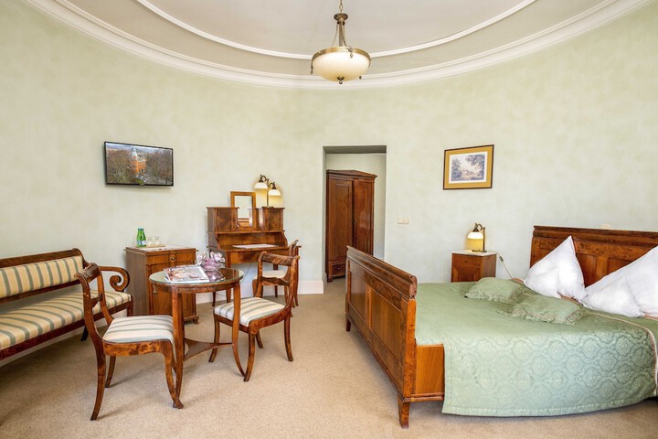 Room 7 of 52