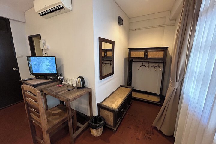 Room 24 of 62