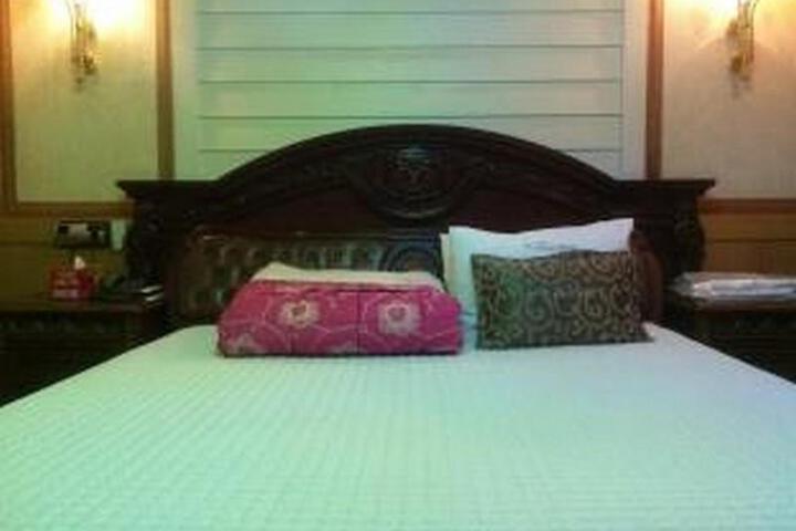 Room 3 of 5