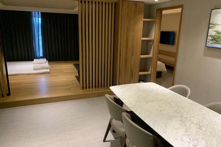 Room 54 of 120