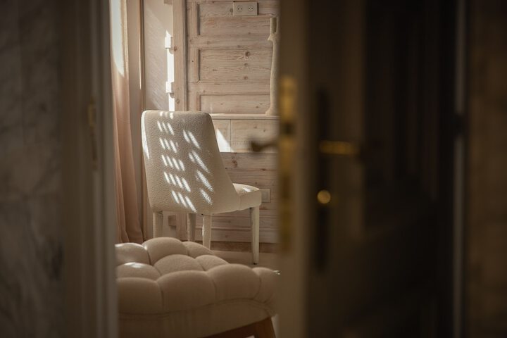 Room 45 of 152