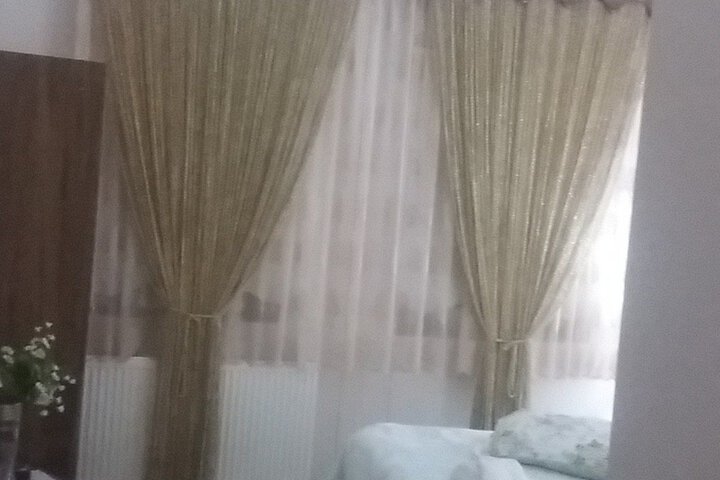 Room 9 of 185